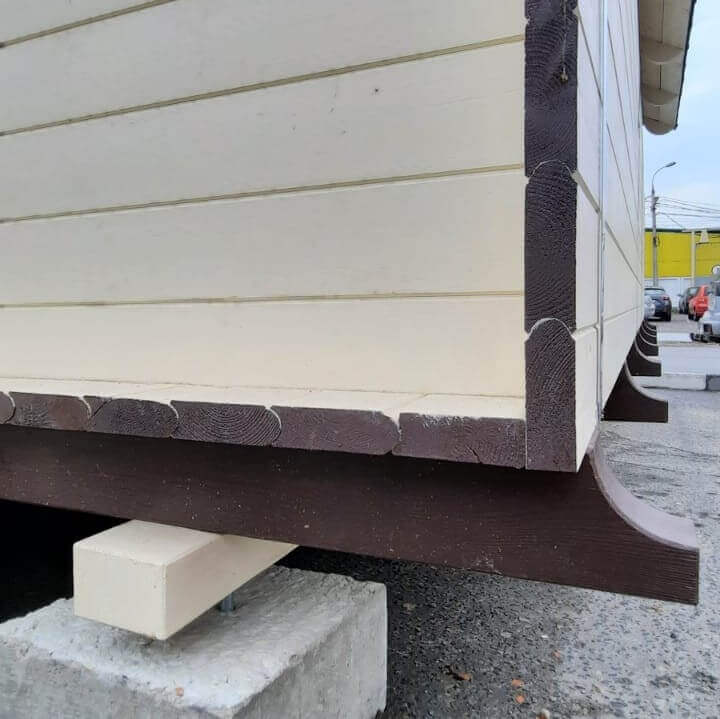 Усиленные ножки из бруса 140x90мм придадут дополнительную устойчивость